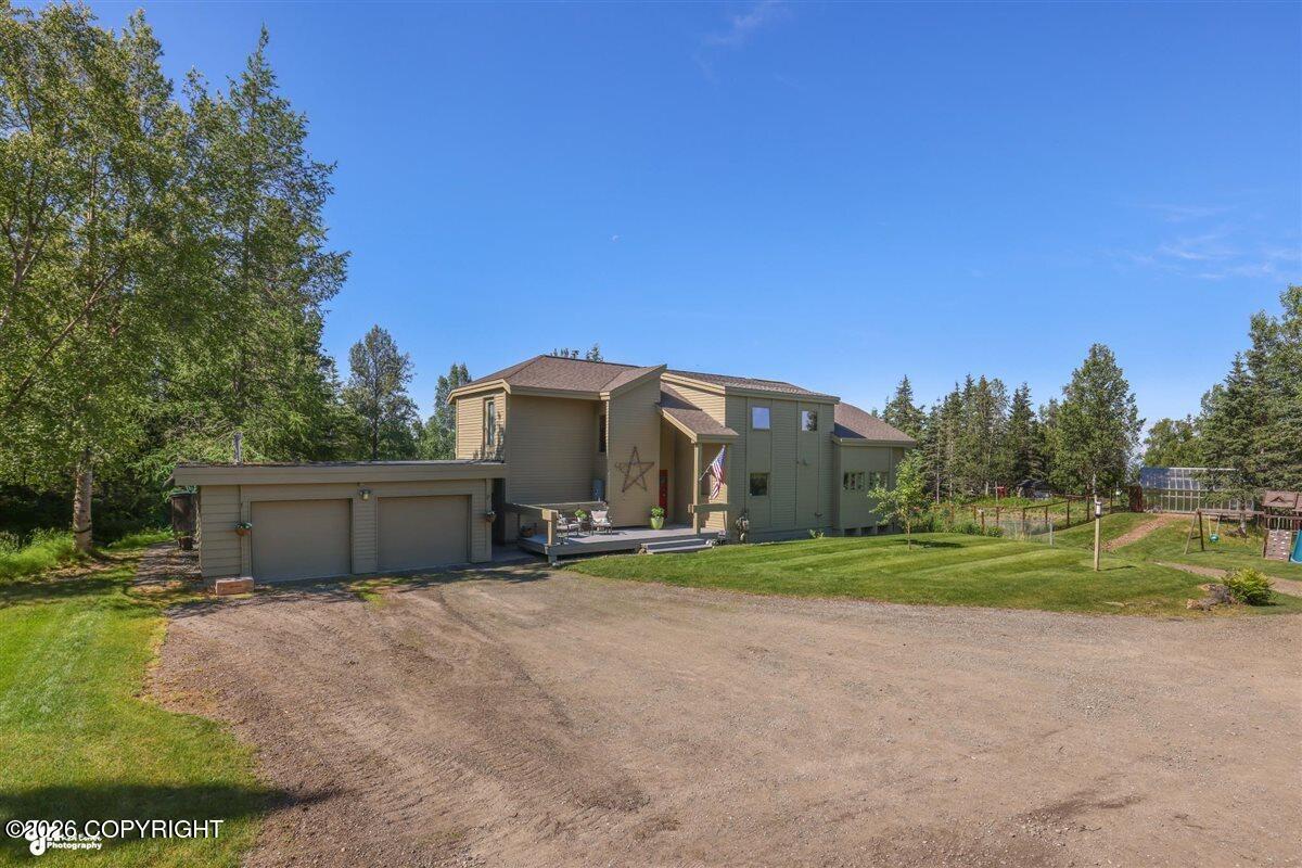 9400 Midden Way Property Photo 3