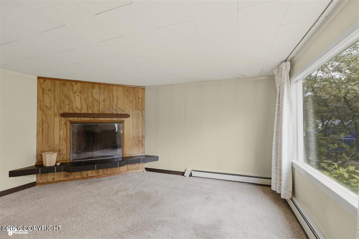2389 E 47th Court Property Photo 3