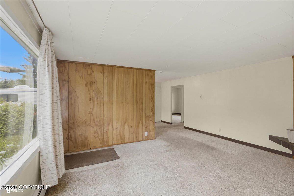 2389 E 47th Court Property Photo 5