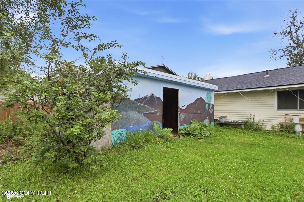 2389 E 47th Court Property Photo 29
