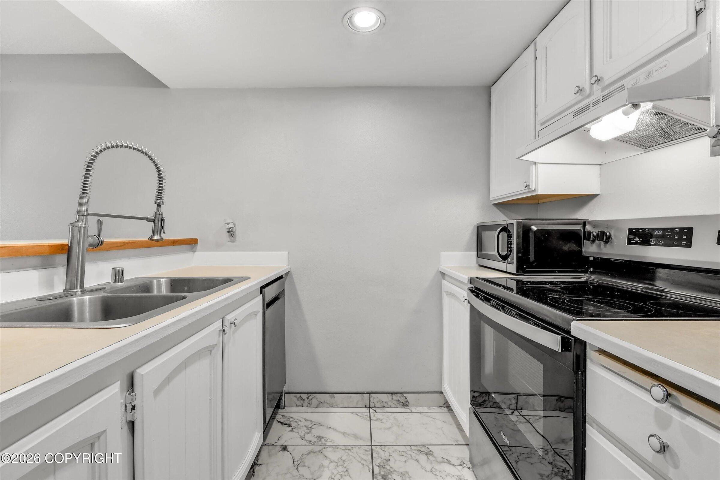 9625 Independence Drive #c106 Property Photo 5