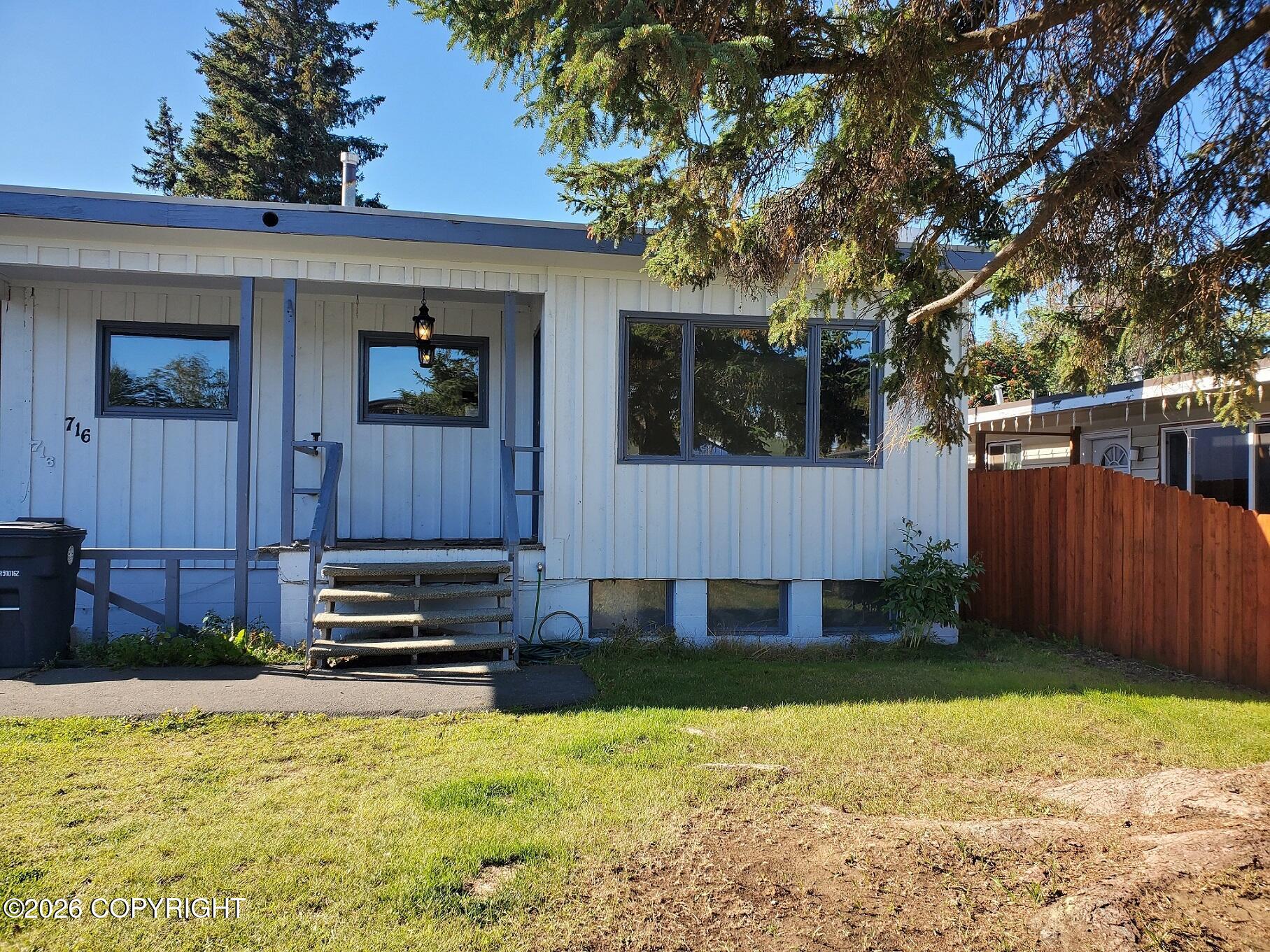716 N Park Street Property Photo 3