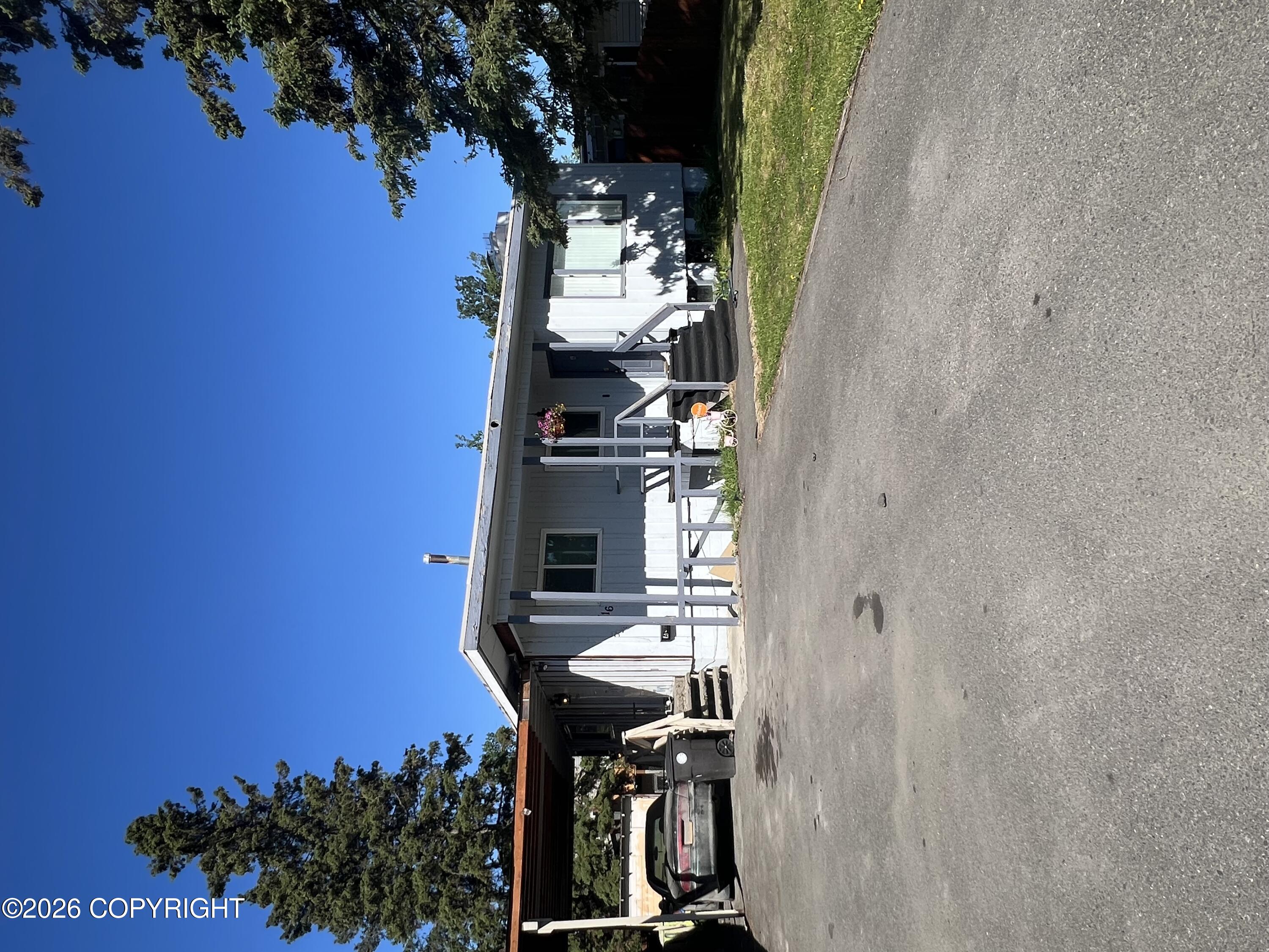 716 N Park Street Property Photo 4