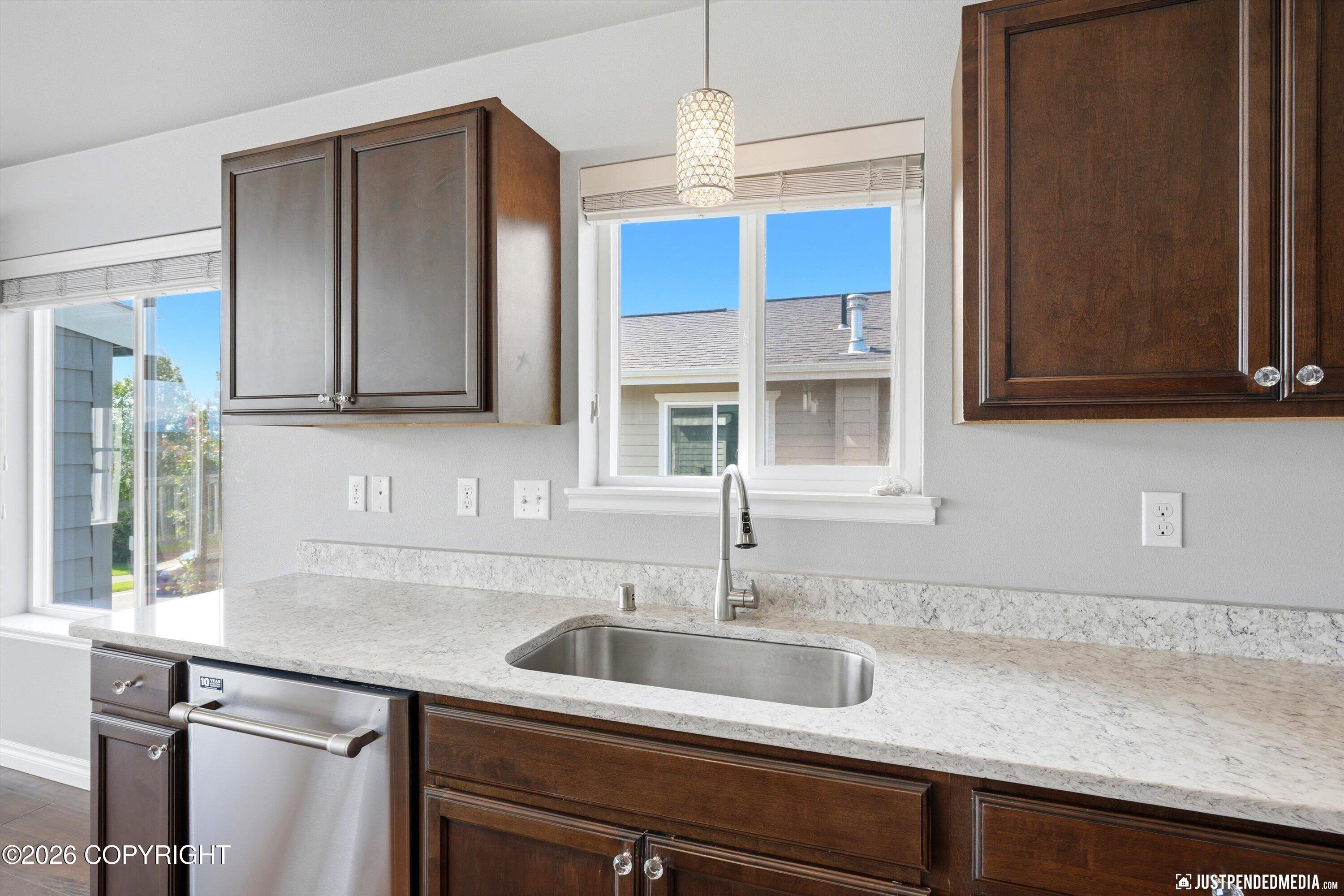 1201 Northpointe Bluff Drive Property Photo 12