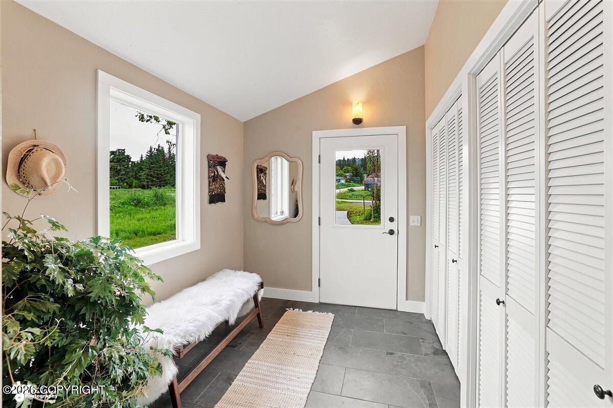 1241 Iris Court Property Photo 3