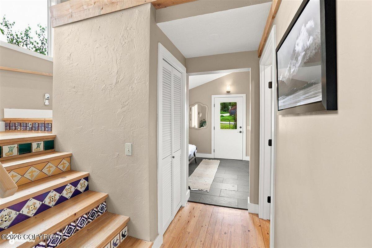 1241 Iris Court Property Photo 4