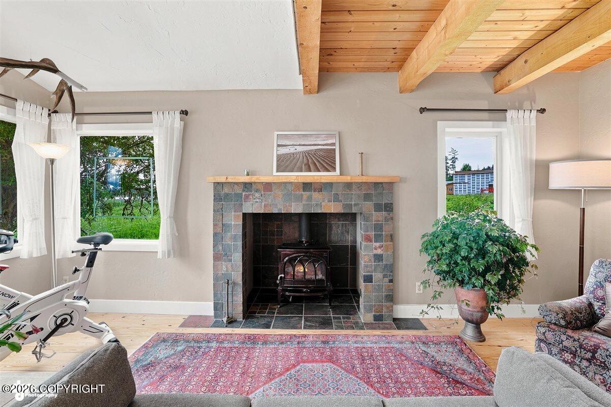 1241 Iris Court Property Photo 5