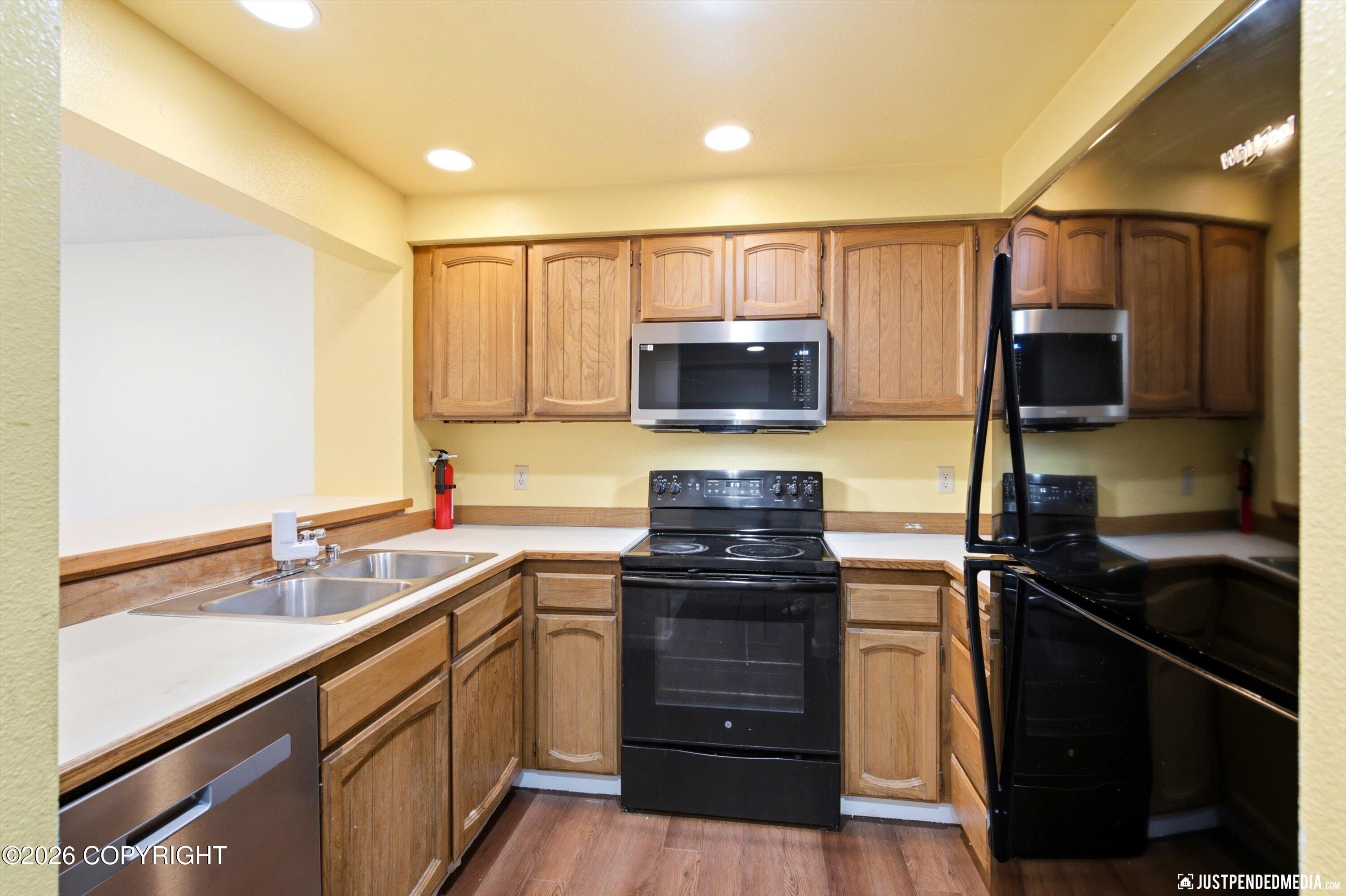 9715 Independence Drive #b101 Property Photo 6