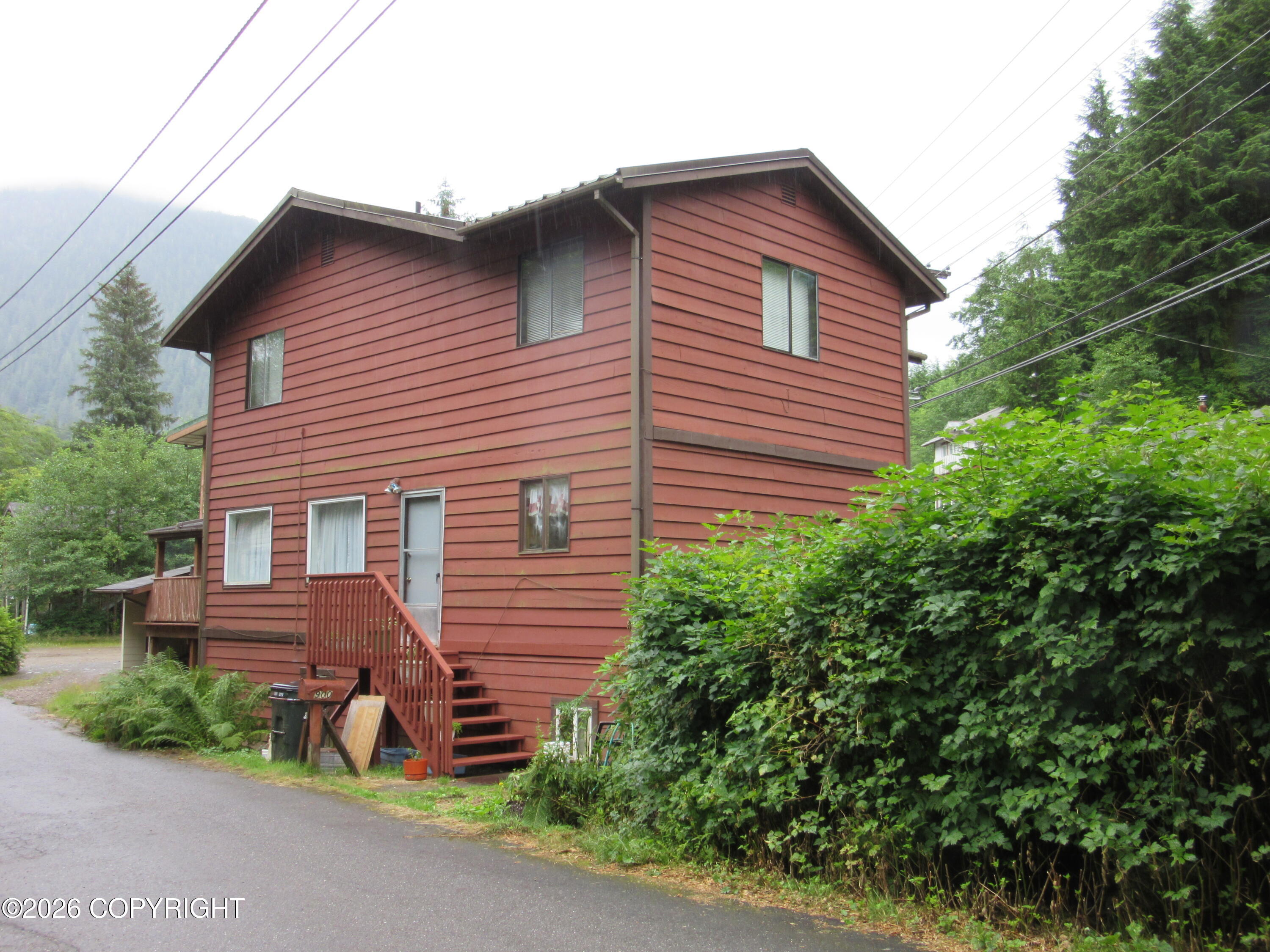 900 Freeman Street Lower Property Photo 1