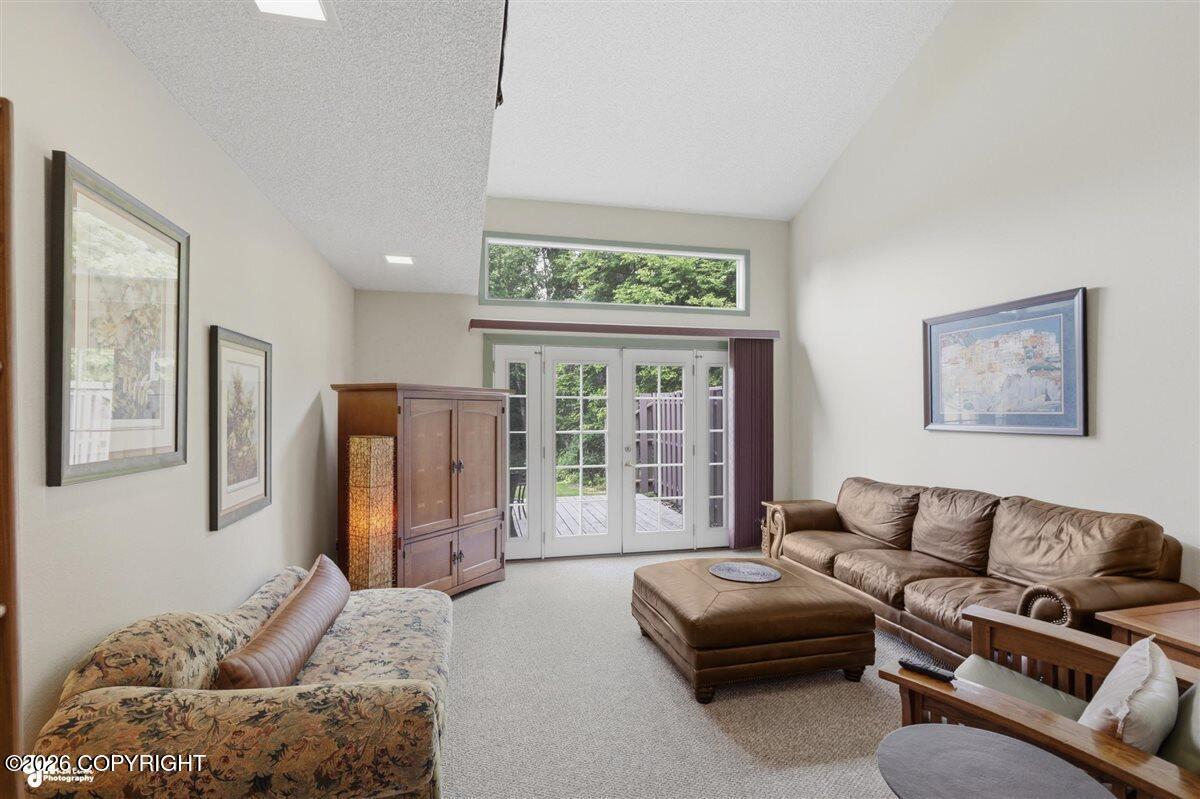 6604 Lakeway Drive Property Photo 4
