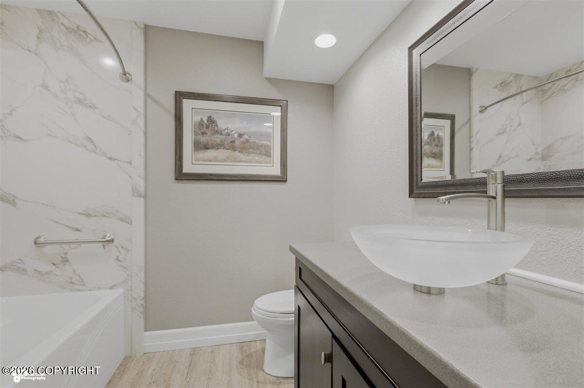 6604 Lakeway Drive Property Photo 25