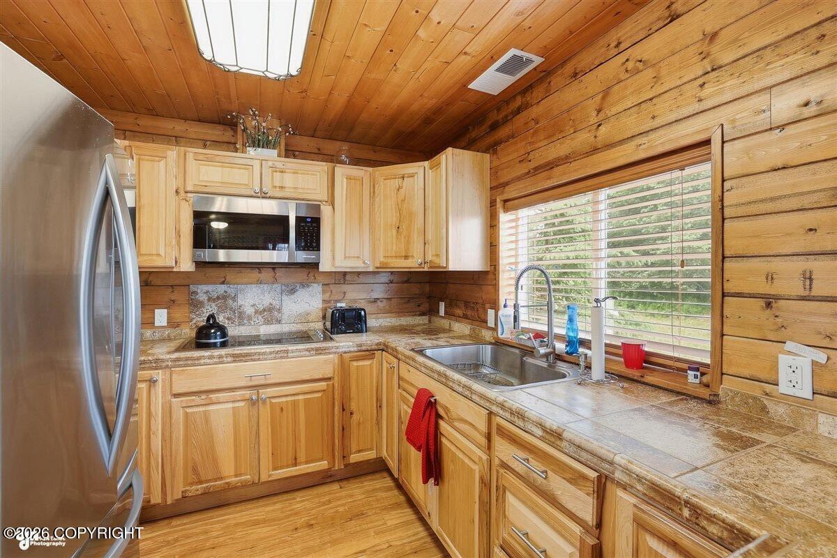 34818 Seabury Court Property Photo 7