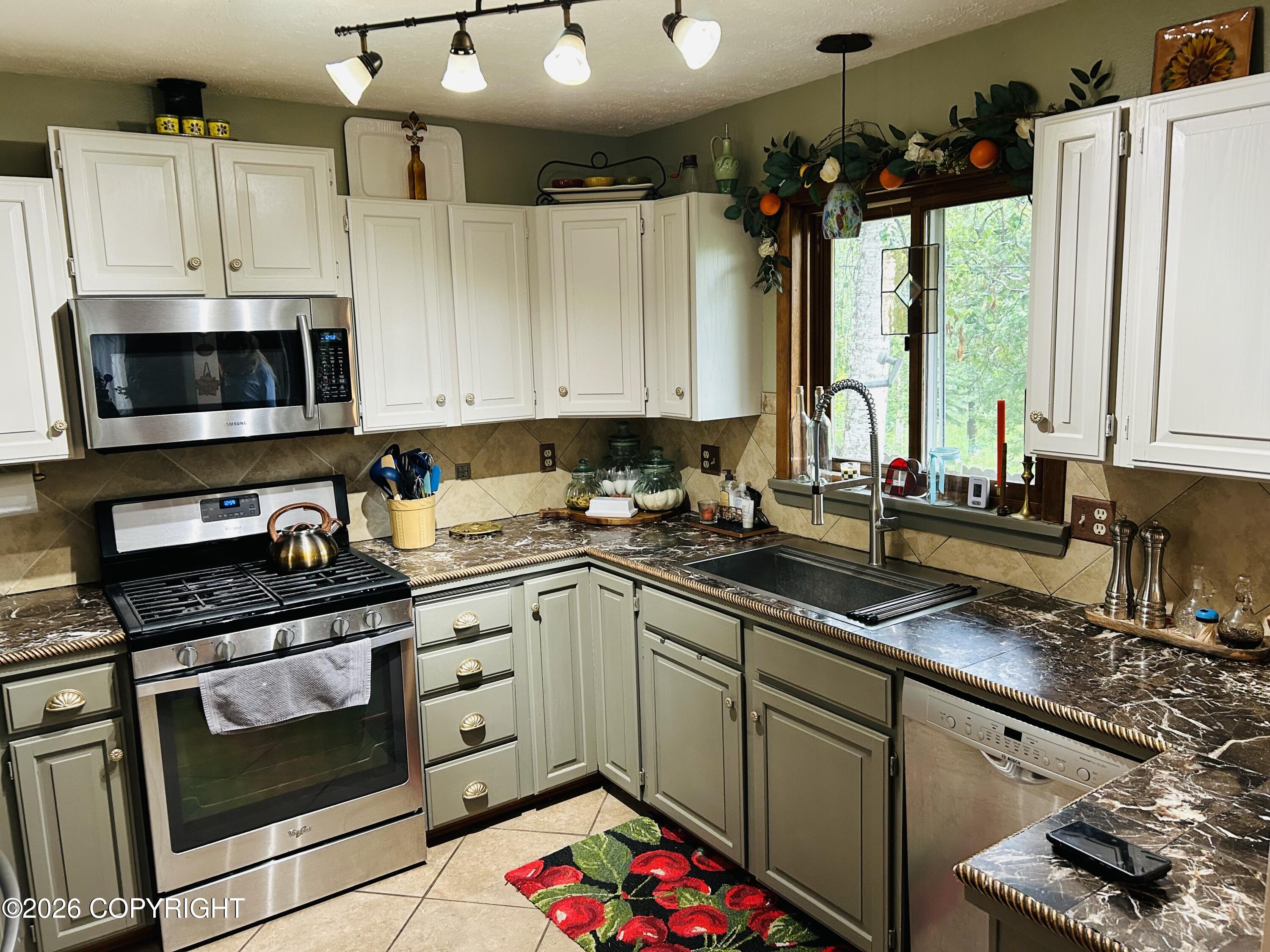 23627 Dolly Avenue Property Photo 5