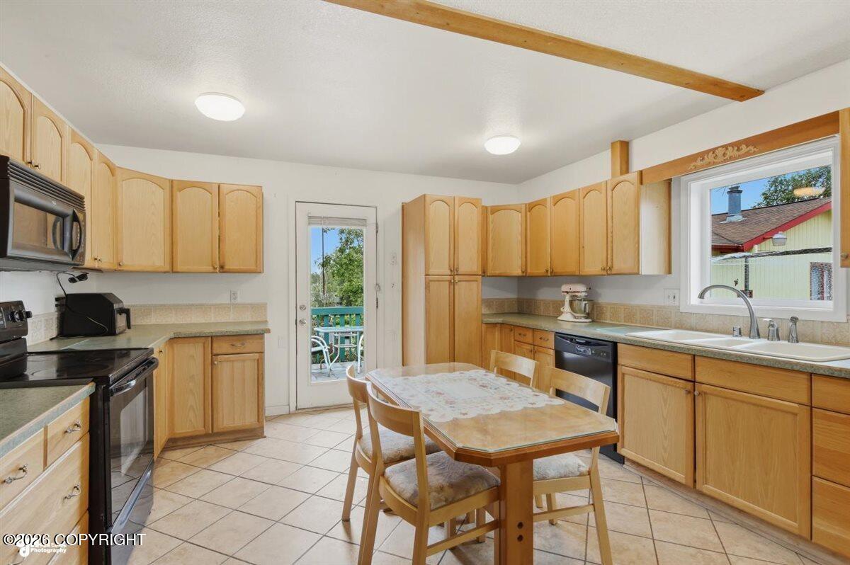 8230 Kip Court Property Photo 9