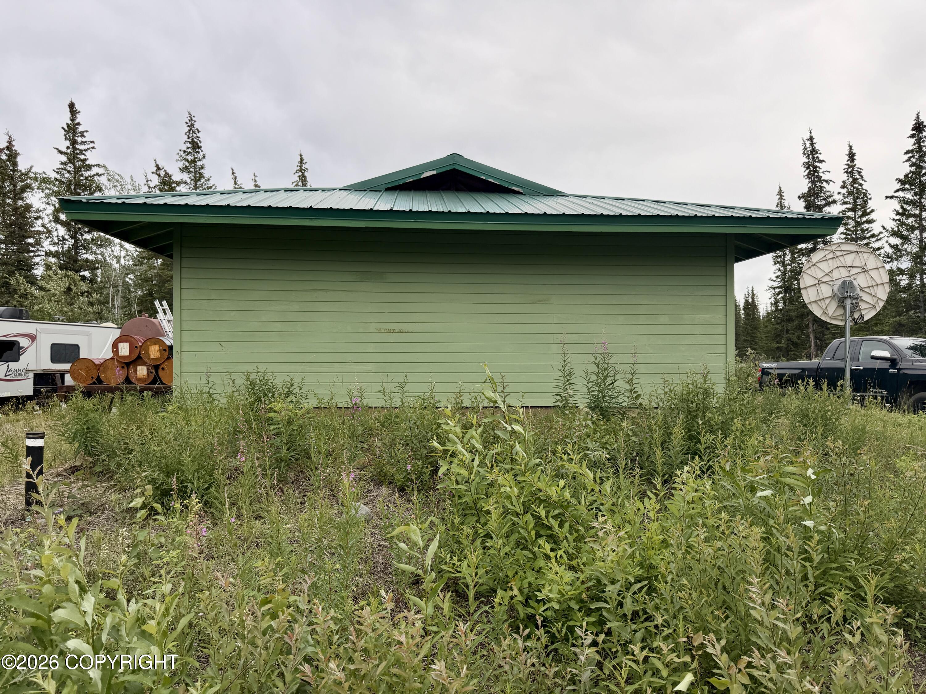 1317.1 Alaska Highway Property Photo 38