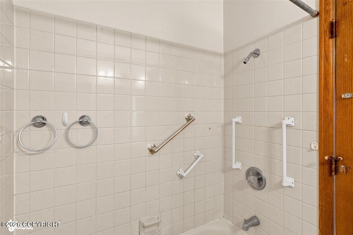 4109 Lynn Drive #221 Property Photo 9