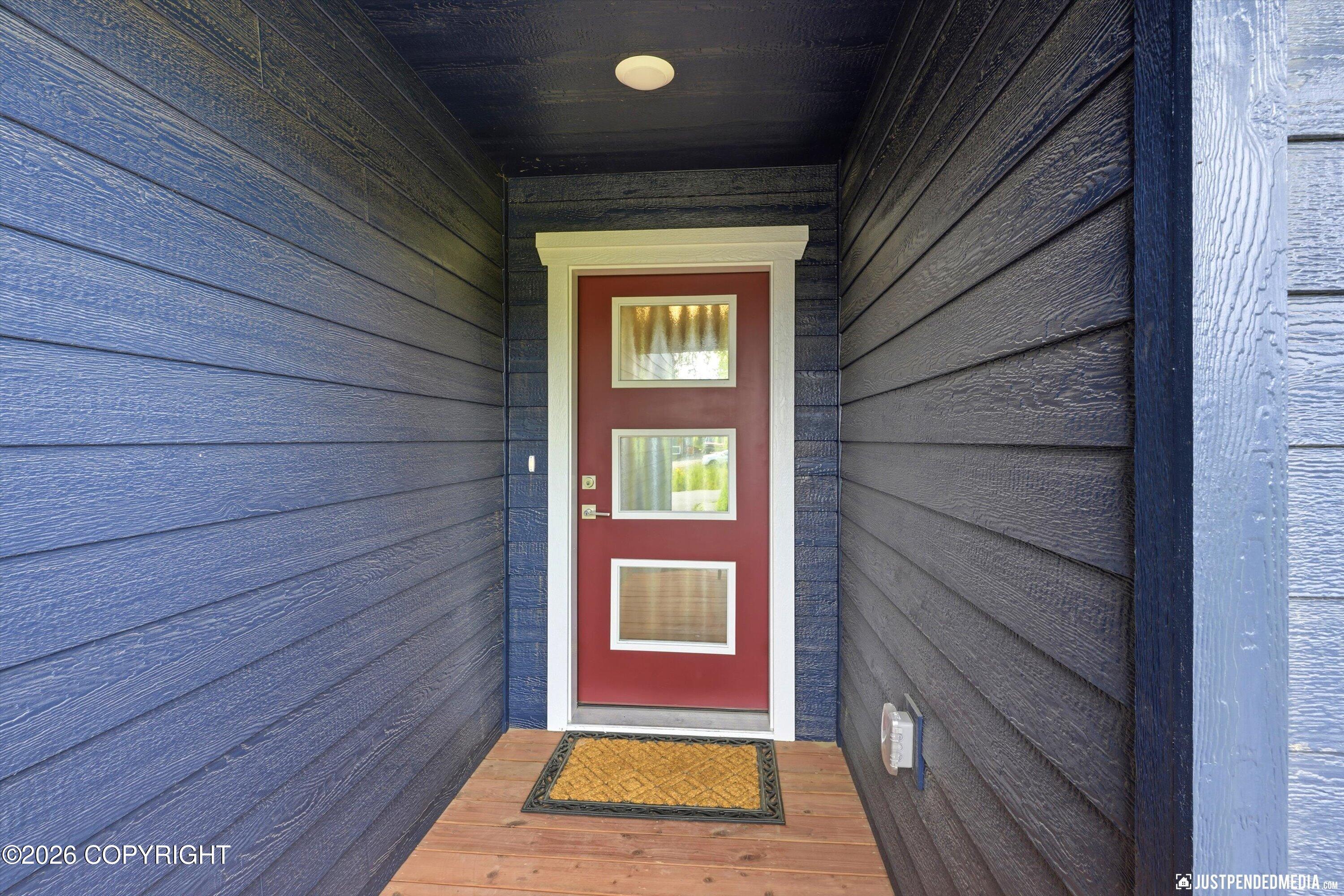 2584 N Midland Avenue Property Photo 4