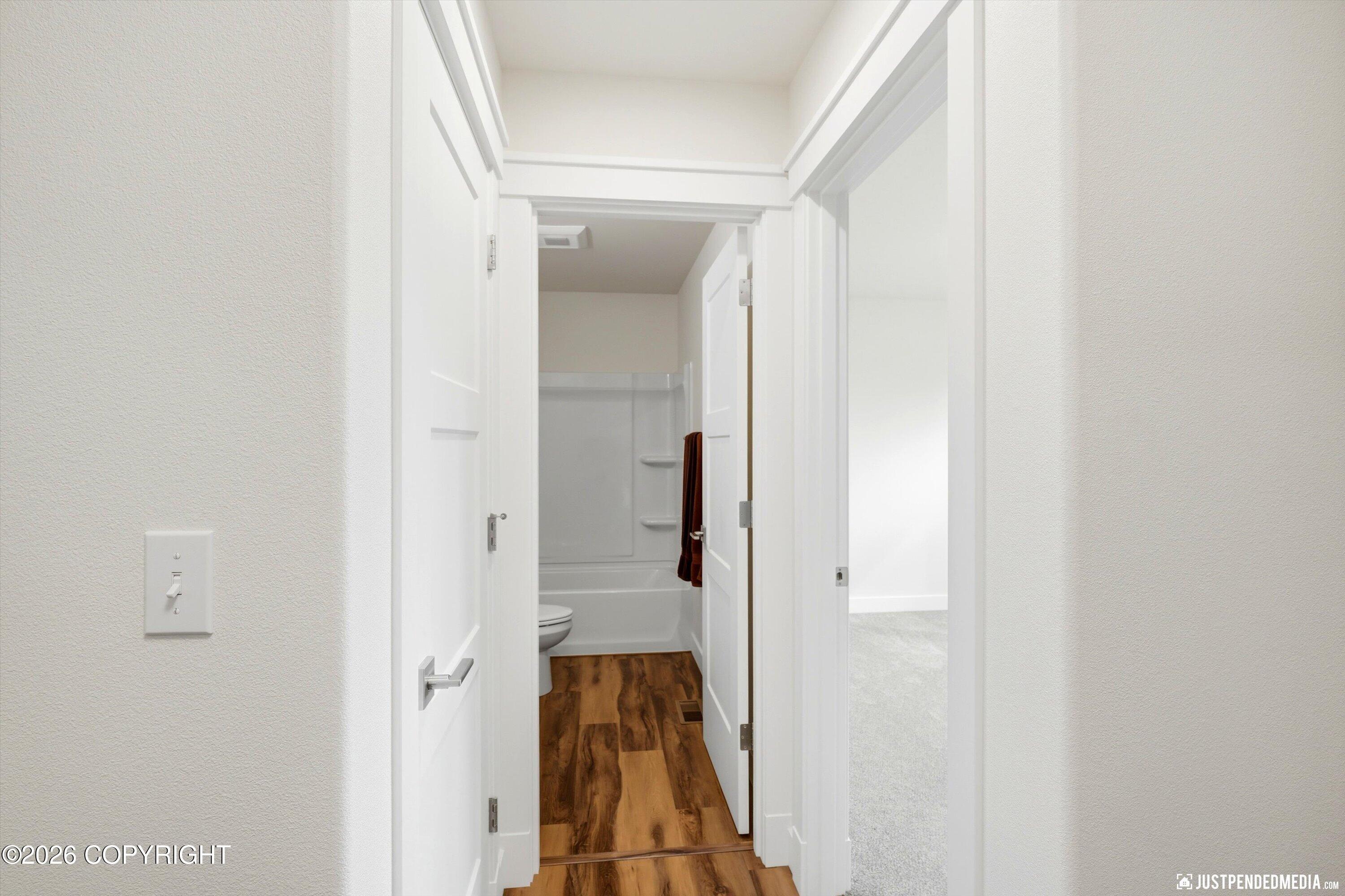 2584 N Midland Avenue Property Photo 6
