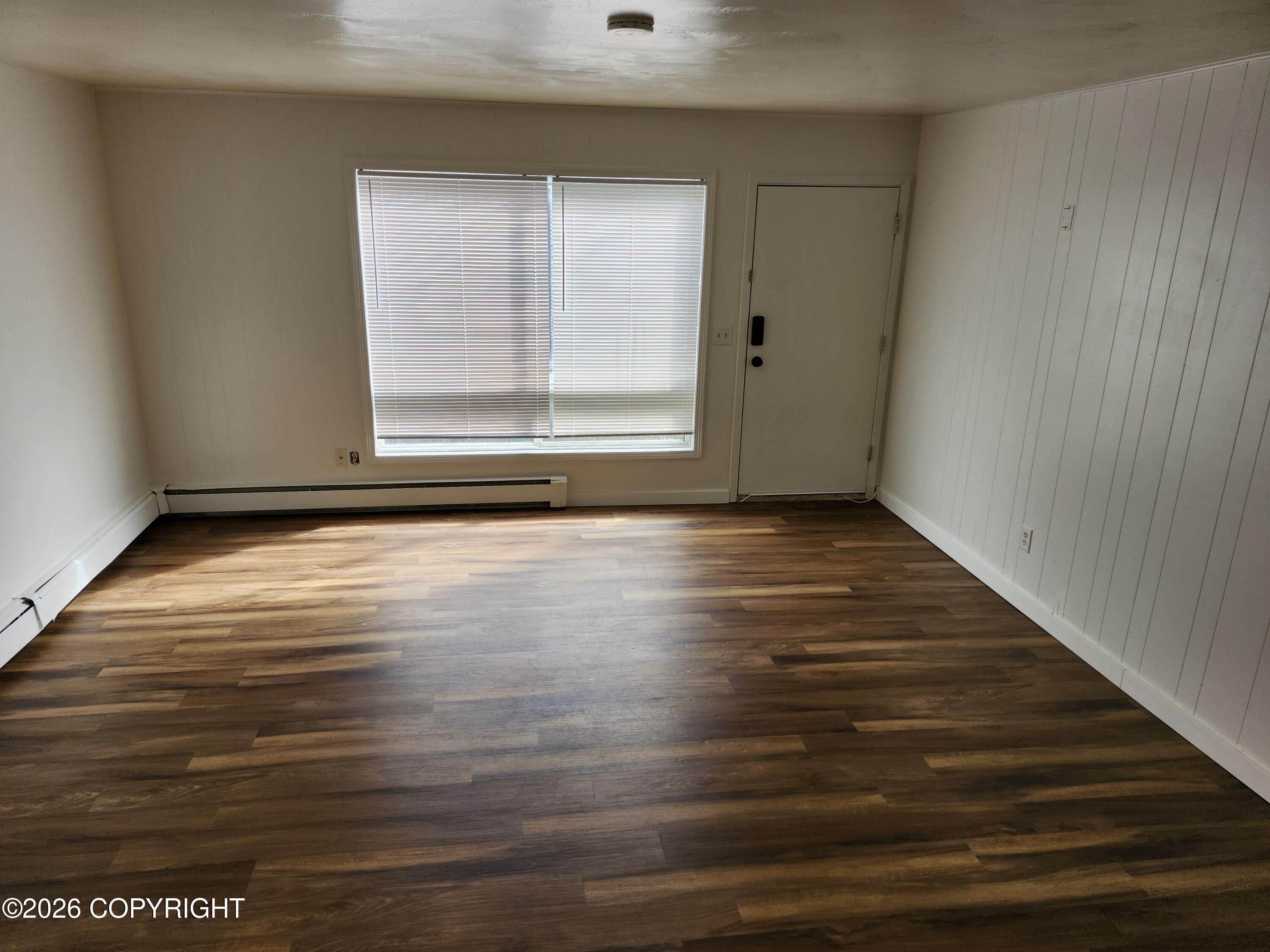 3925 E 9th Avenue Property Photo 4