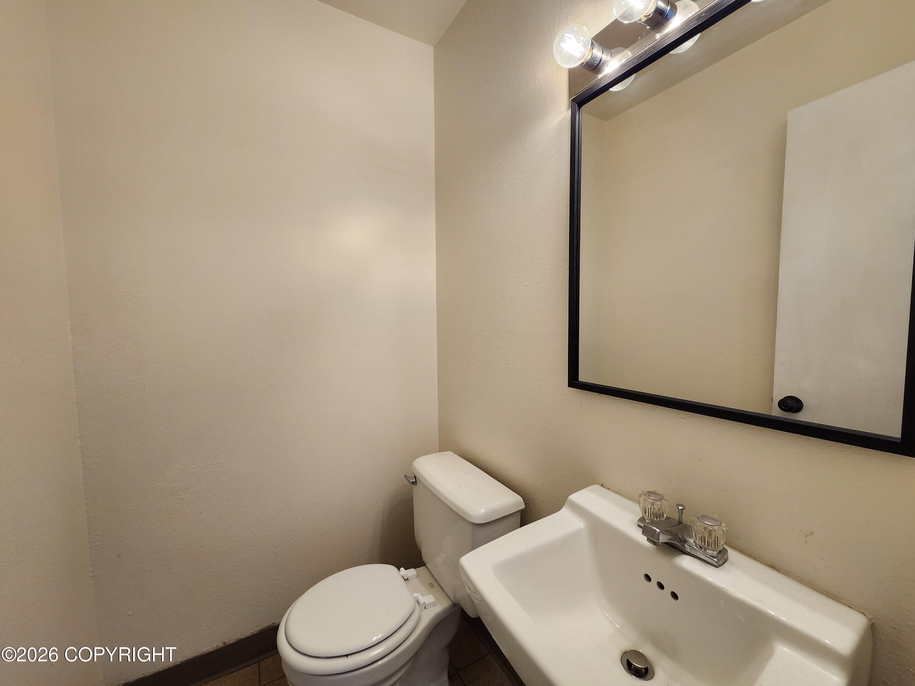 3925 E 9th Avenue Property Photo 34