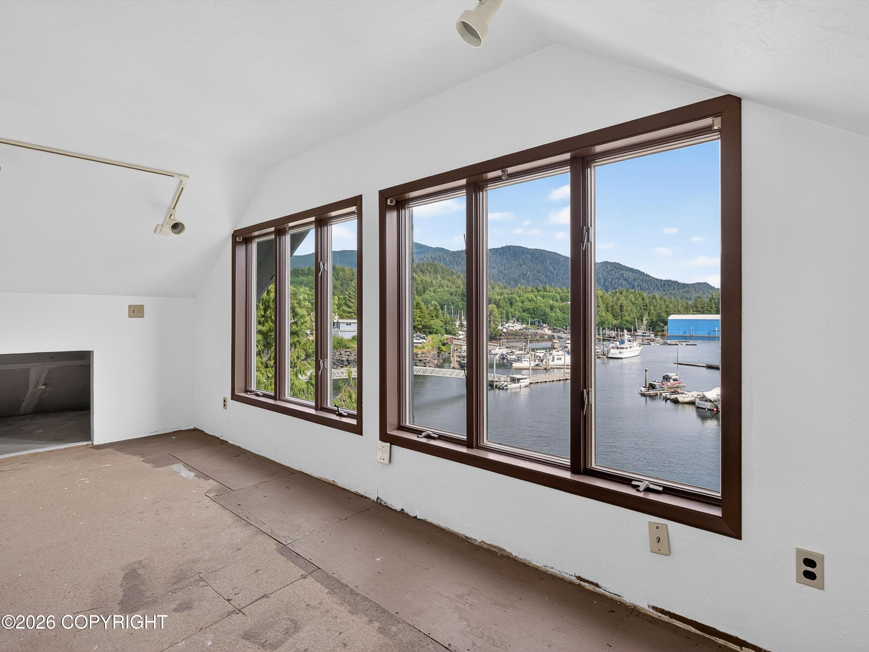 8229 N Tongass Highway Property Photo 25