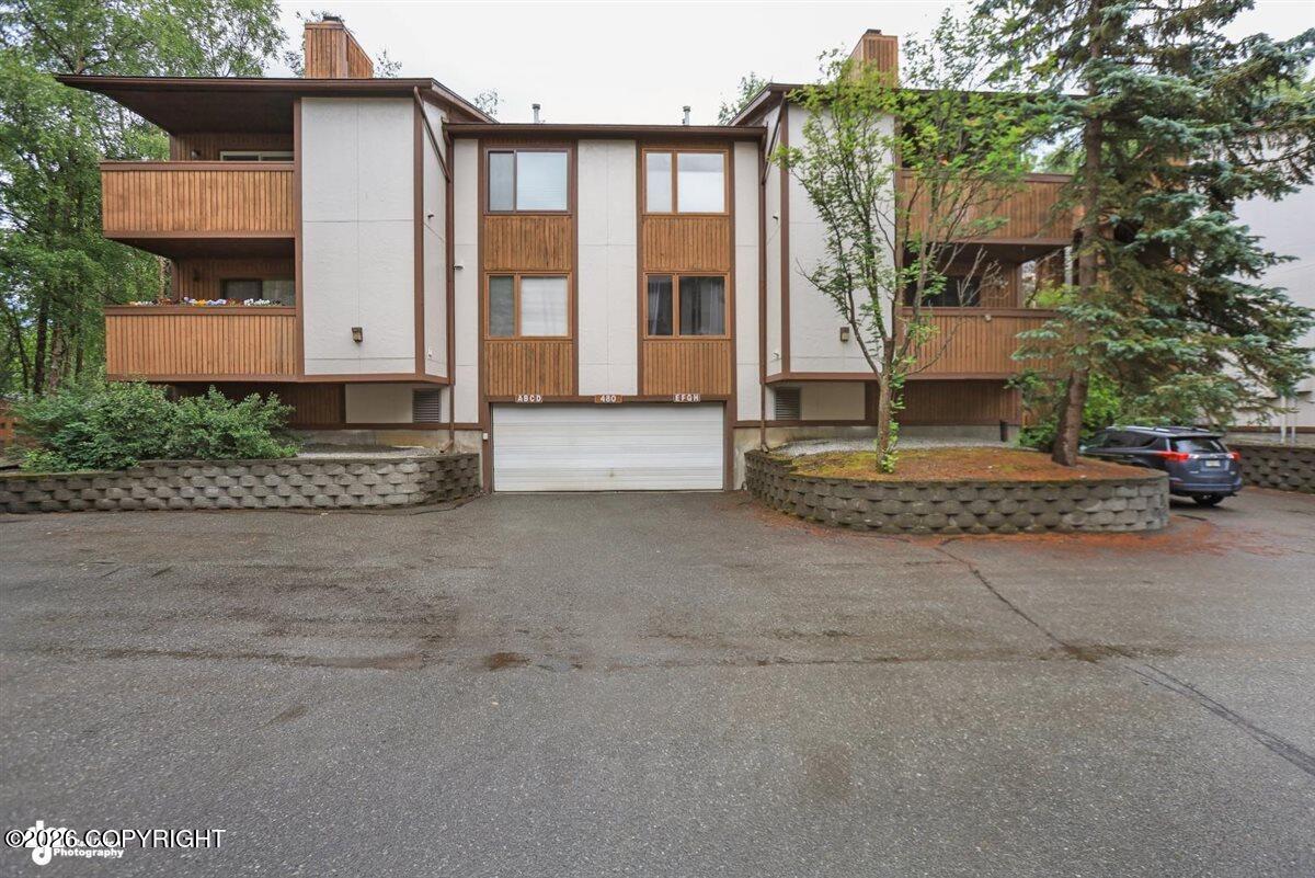 480 E 56th Avenue #6g Property Photo 2
