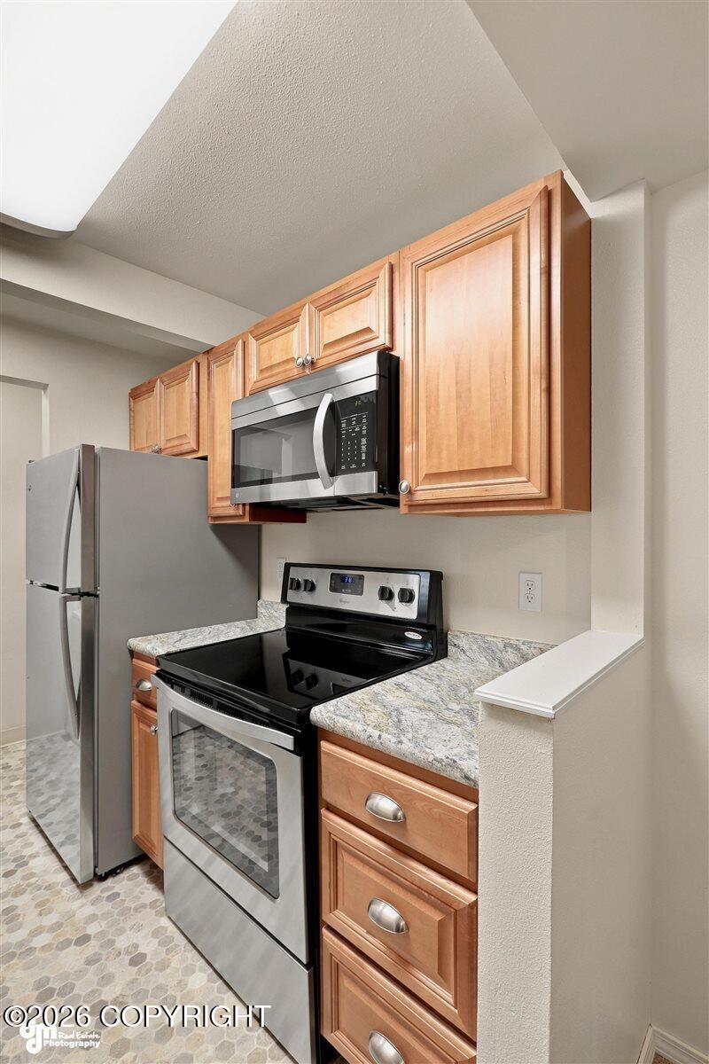 480 E 56th Avenue #6g Property Photo 11