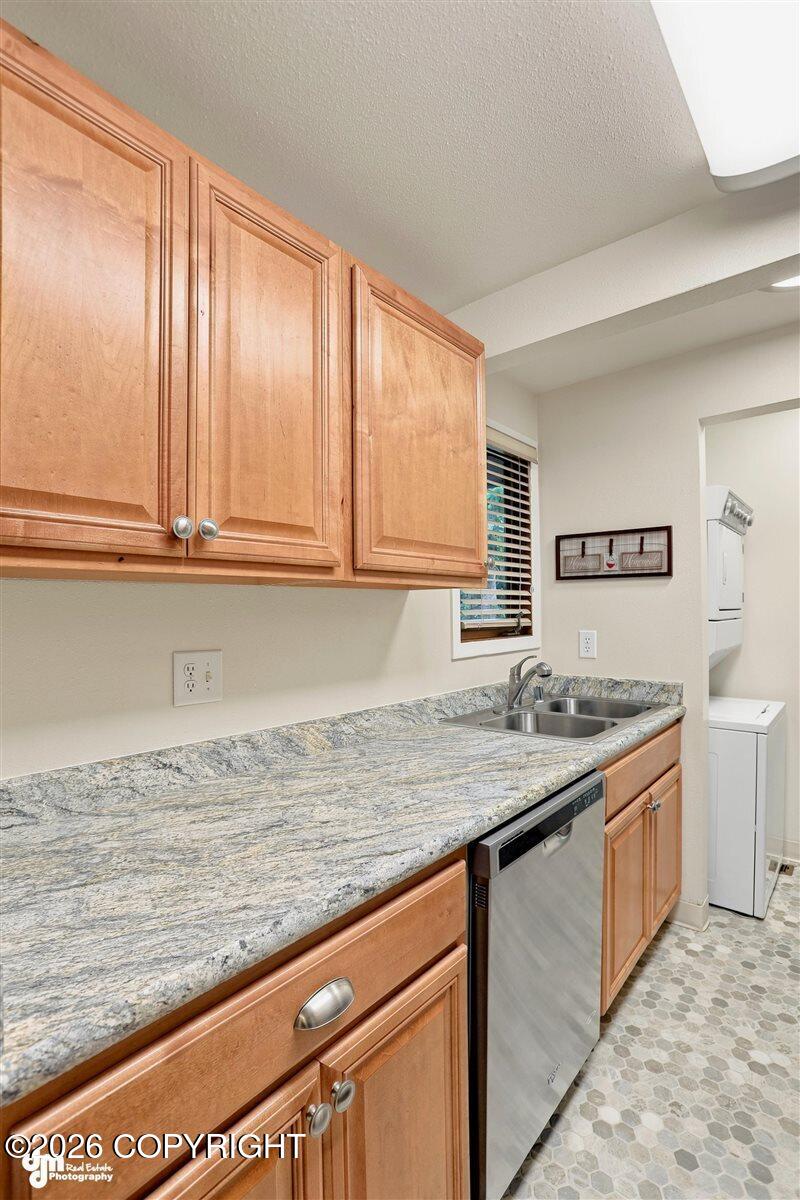 480 E 56th Avenue #6g Property Photo 12