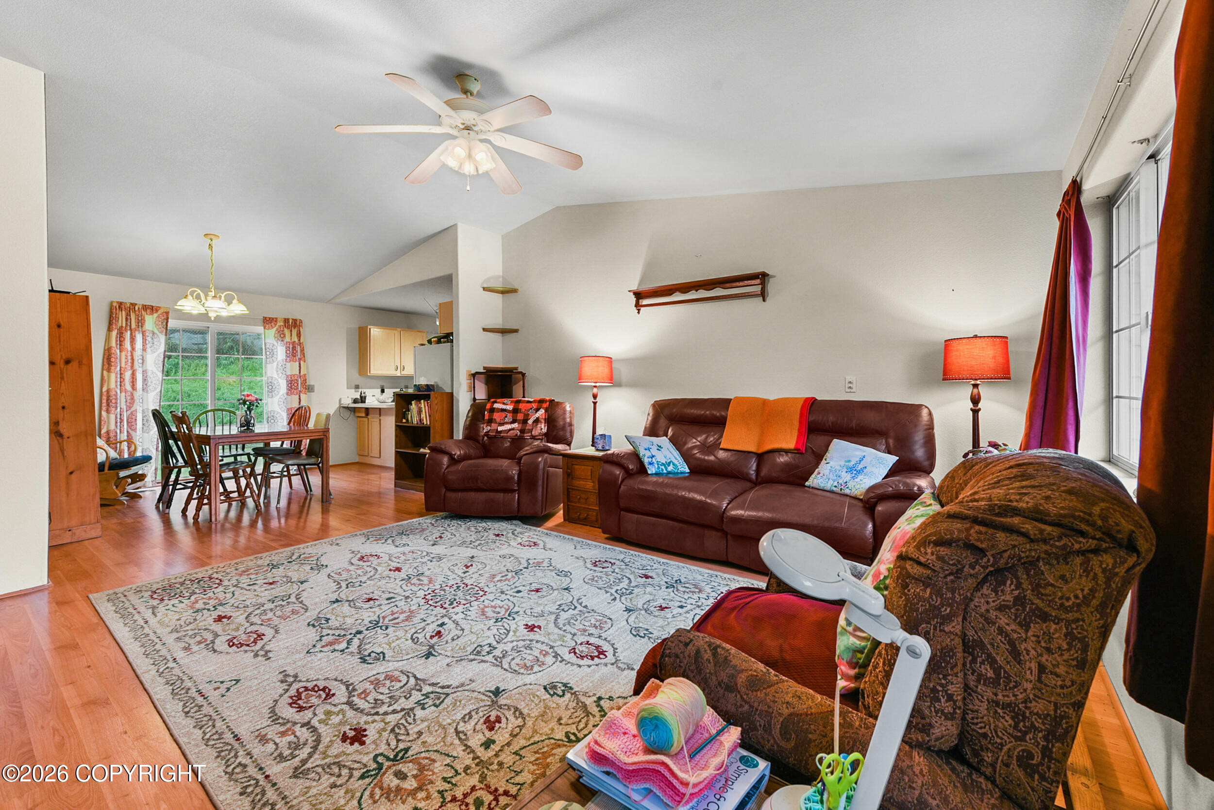 515 W Coville Lane Property Photo 4