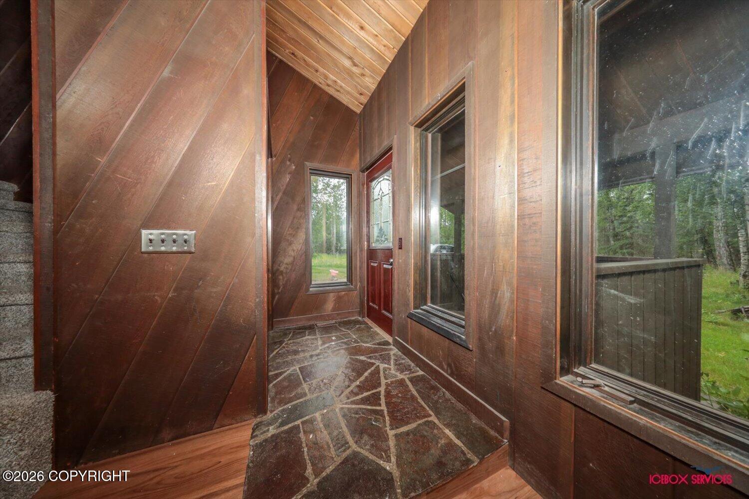 2755 N Holly Way Property Photo 9