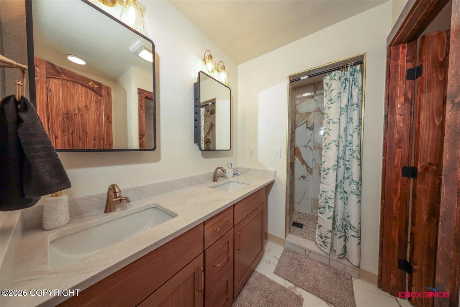 2755 N Holly Way Property Photo 37