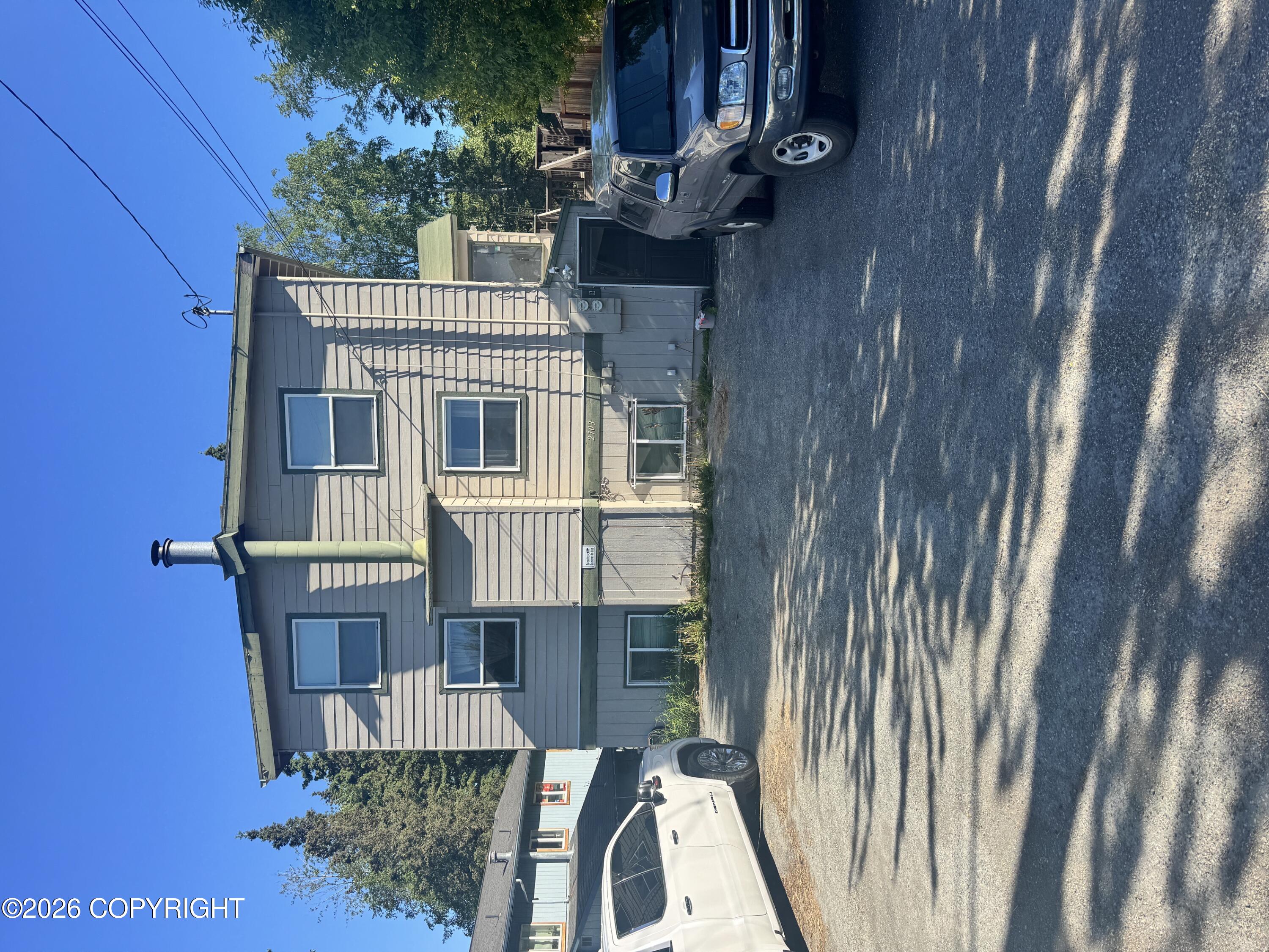 2103 W 32nd Avenue Property Photo 1