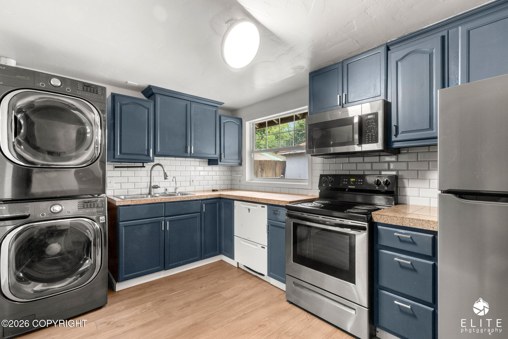 2611 Lake Otis Parkway Property Photo 1