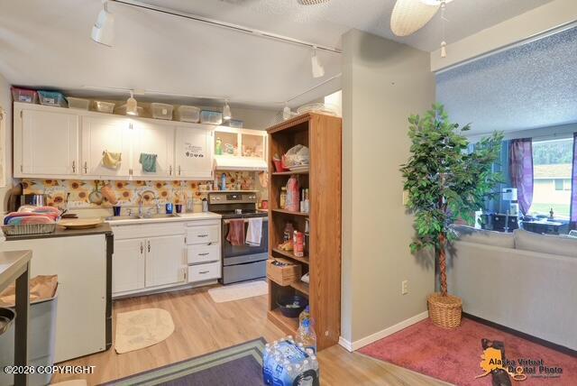 1735 Sanya Circle Property Photo 8
