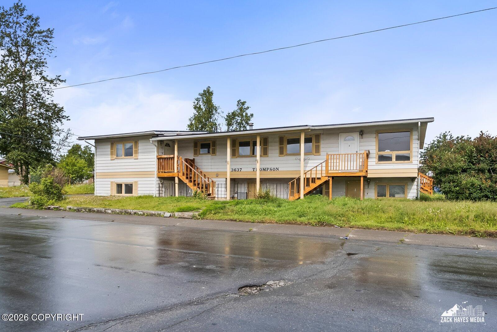 3637 Thompson Avenue Property Photo 1