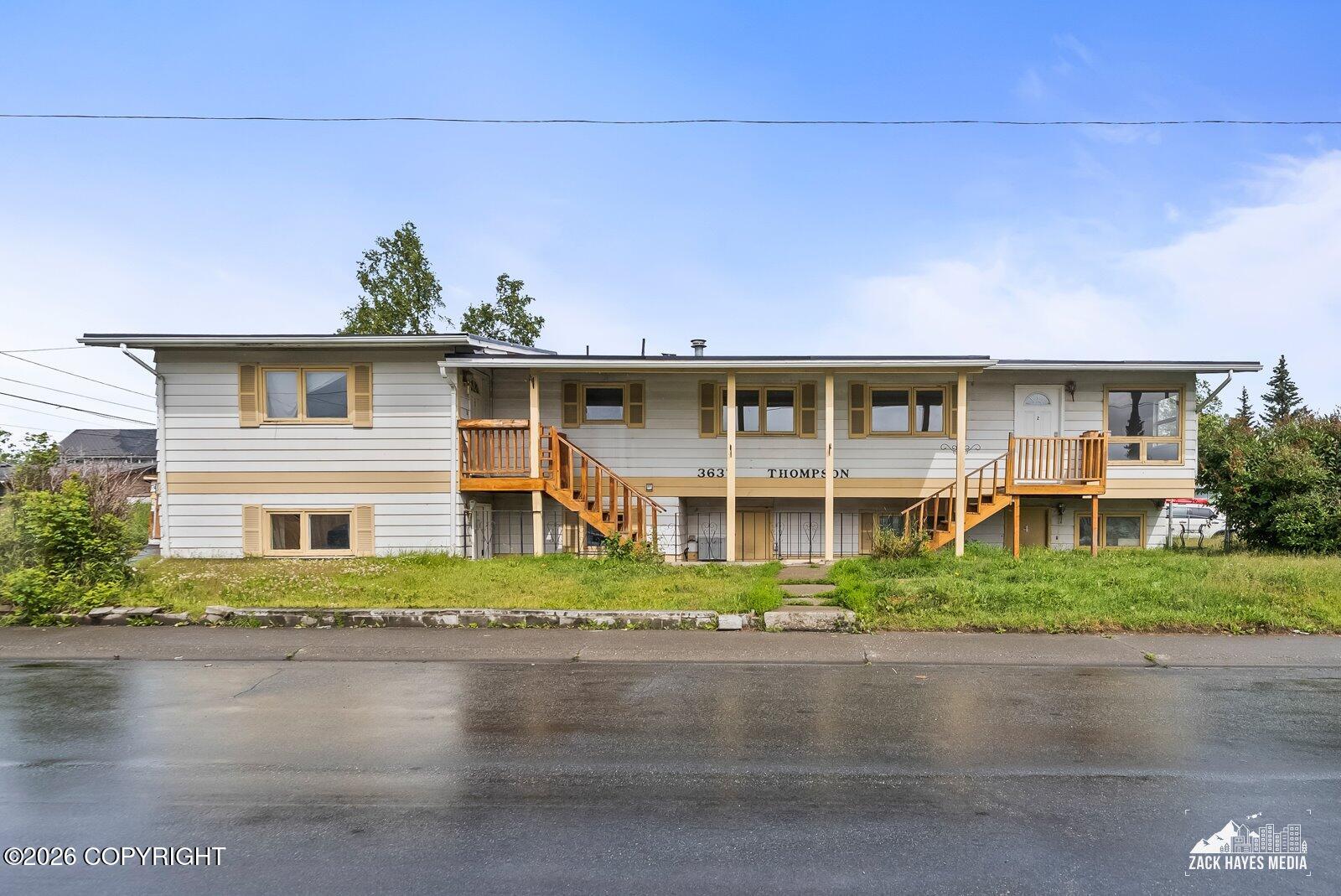 3637 Thompson Avenue Property Photo 2