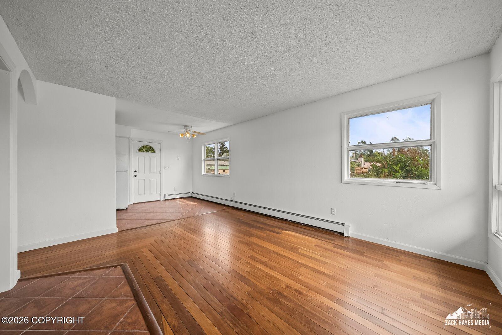 3637 Thompson Avenue Property Photo 6