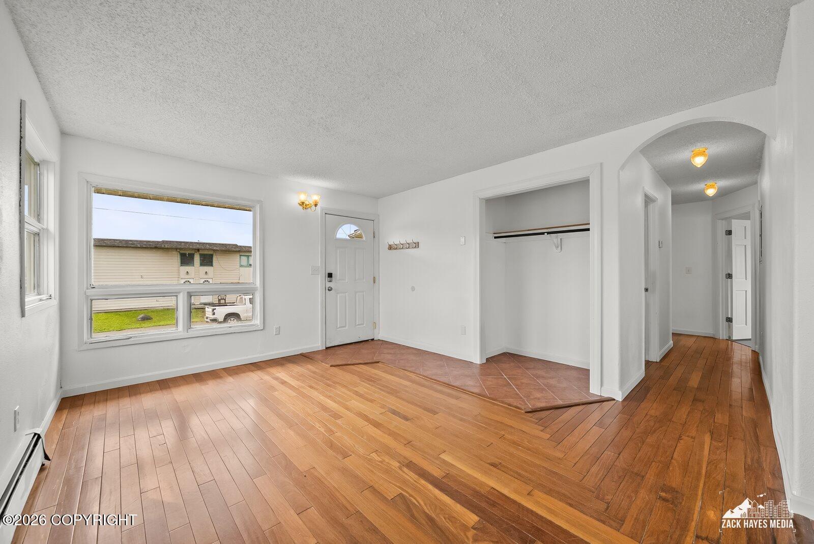 3637 Thompson Avenue Property Photo 9