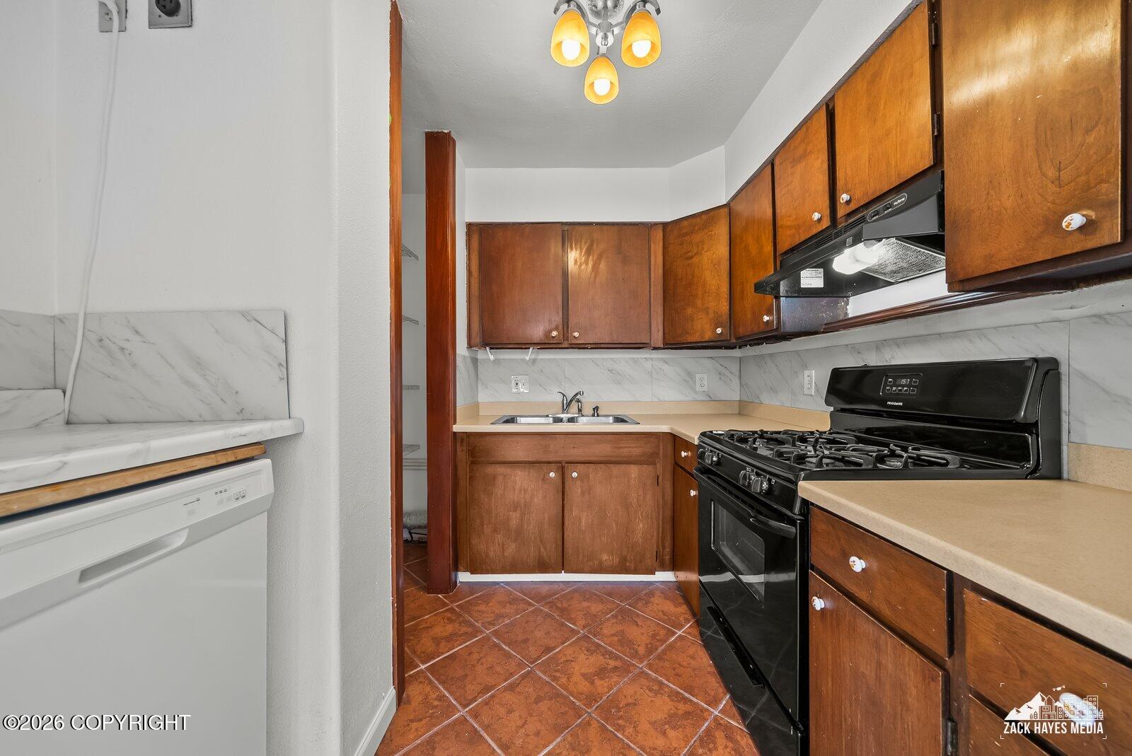 3637 Thompson Avenue Property Photo 13