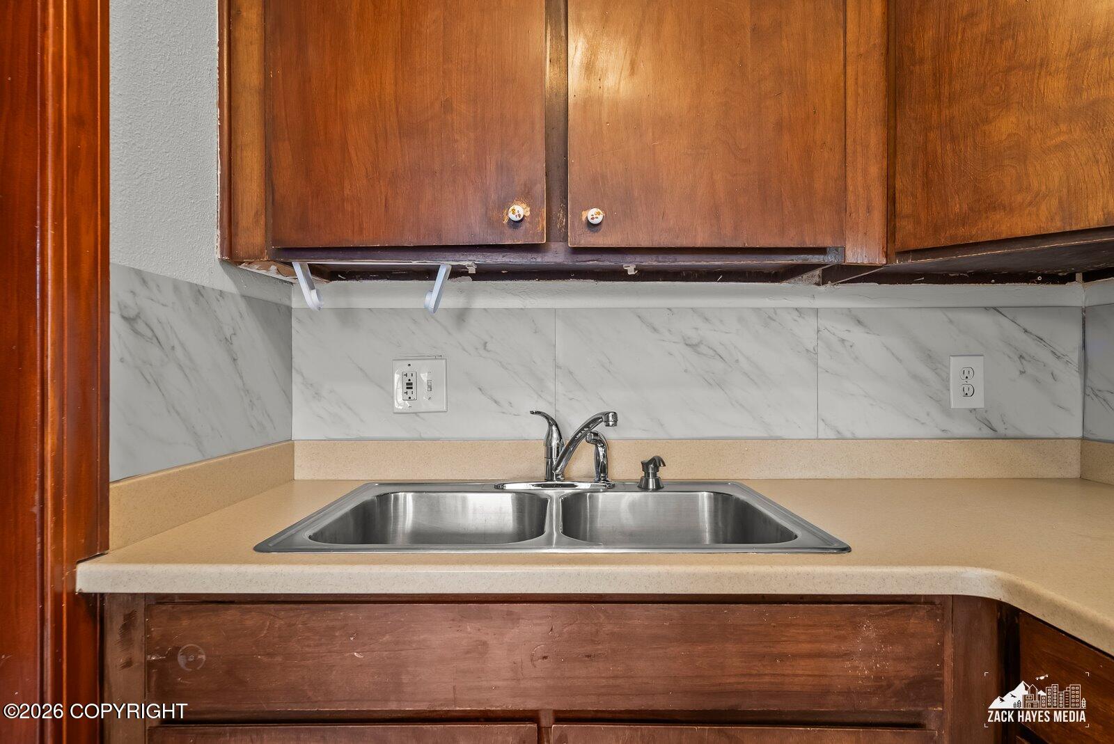 3637 Thompson Avenue Property Photo 14