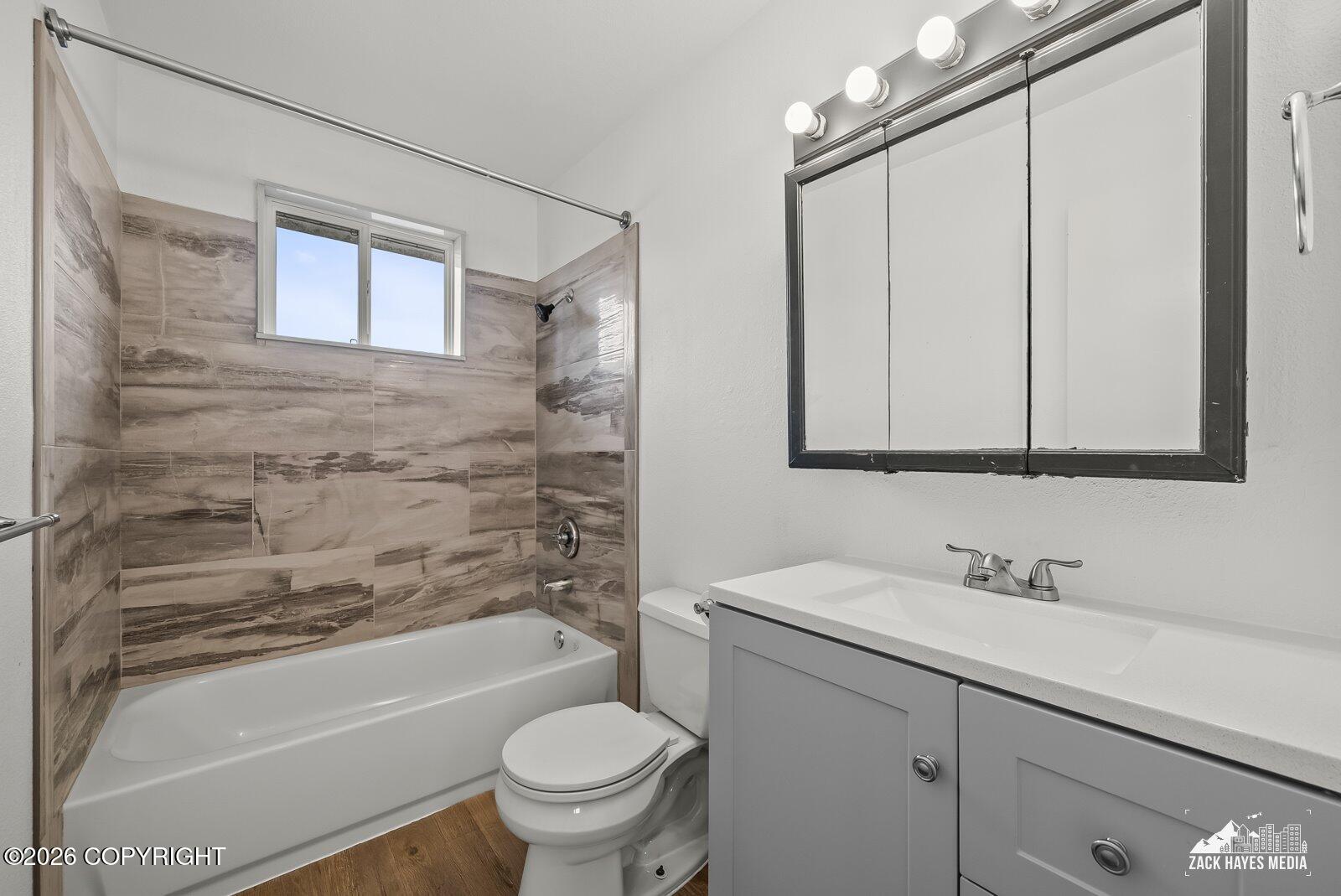 3637 Thompson Avenue Property Photo 25