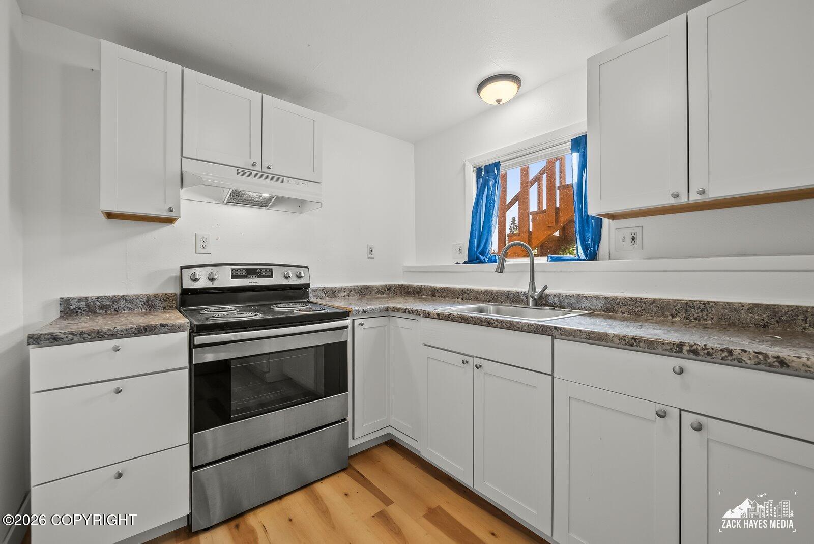 3637 Thompson Avenue Property Photo 35