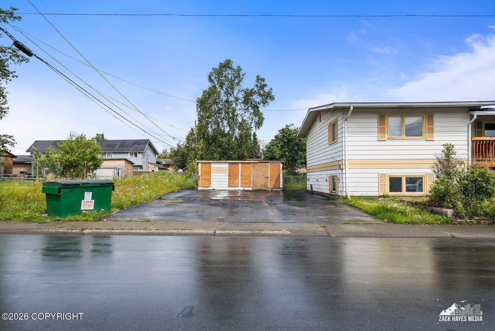 3637 Thompson Avenue Property Photo 45