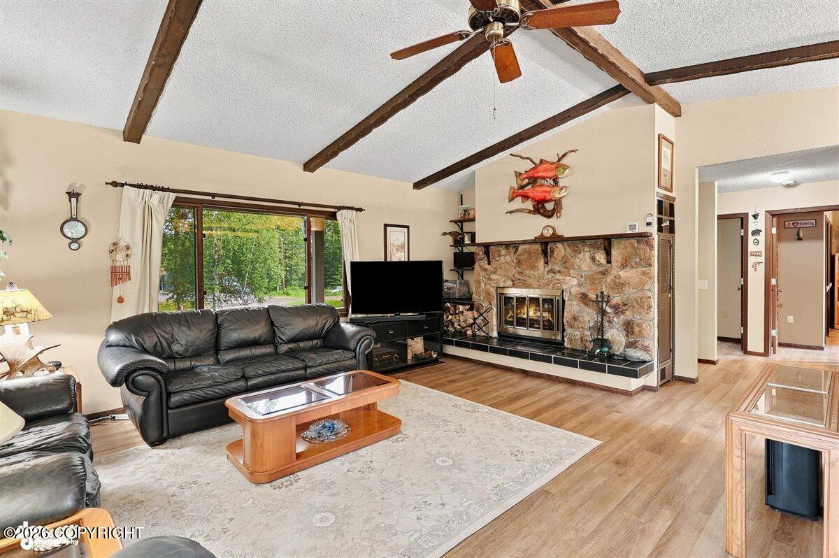 41555 Grove Avenue Property Photo 6