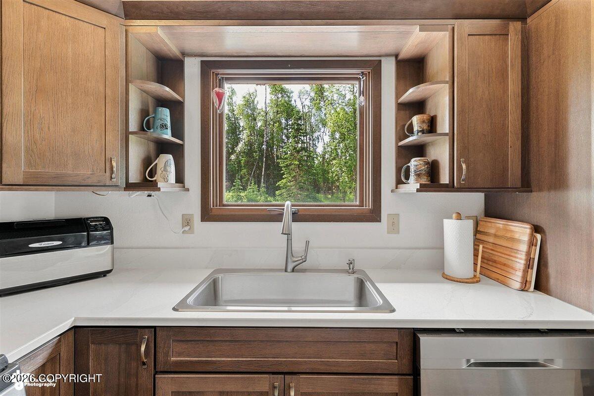 41555 Grove Avenue Property Photo 15