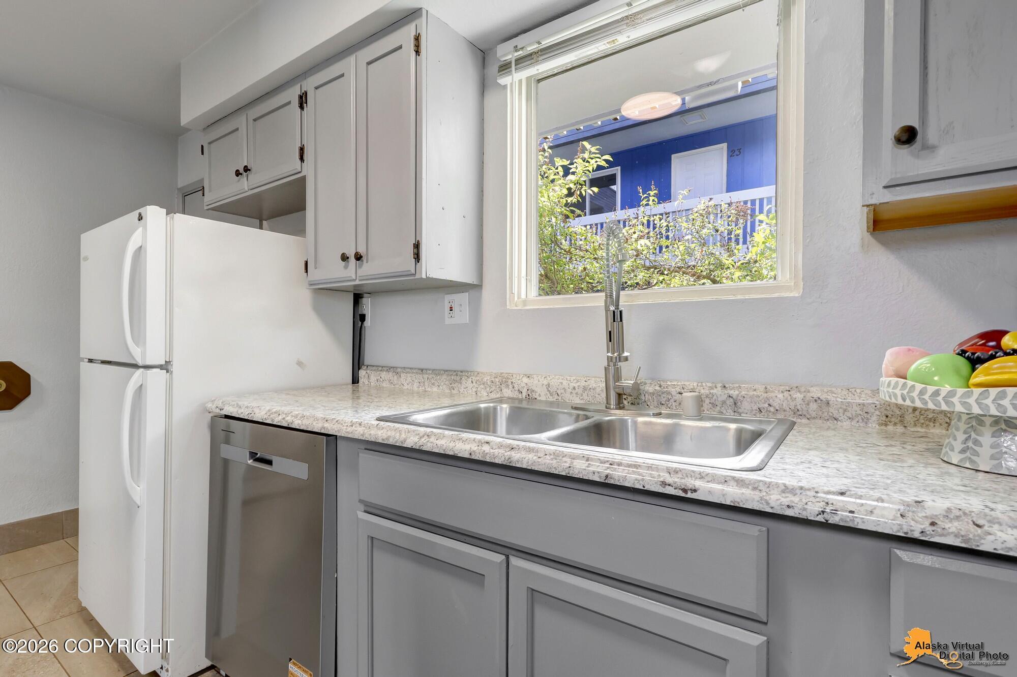 440 E 11th Avenue #b6 Property Photo 2