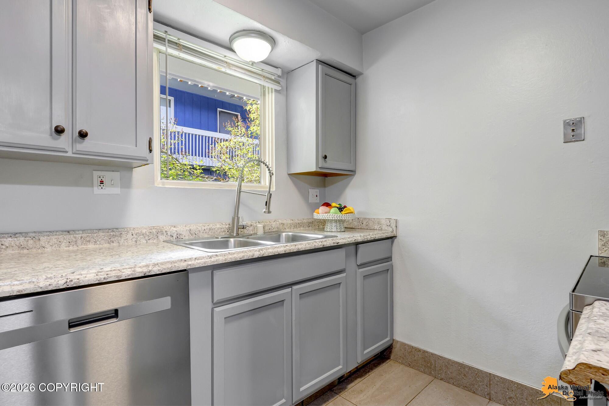 440 E 11th Avenue #b6 Property Photo 3
