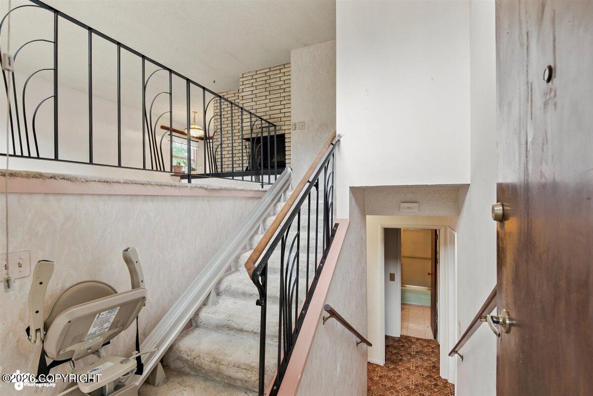 2416 Spurr Lane Property Photo 3
