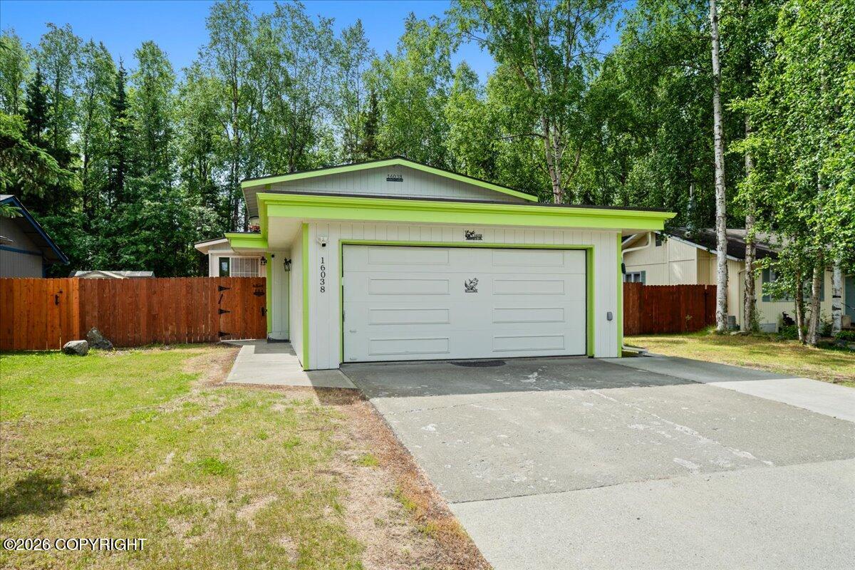 16038 Mammoth Circle Property Photo 1