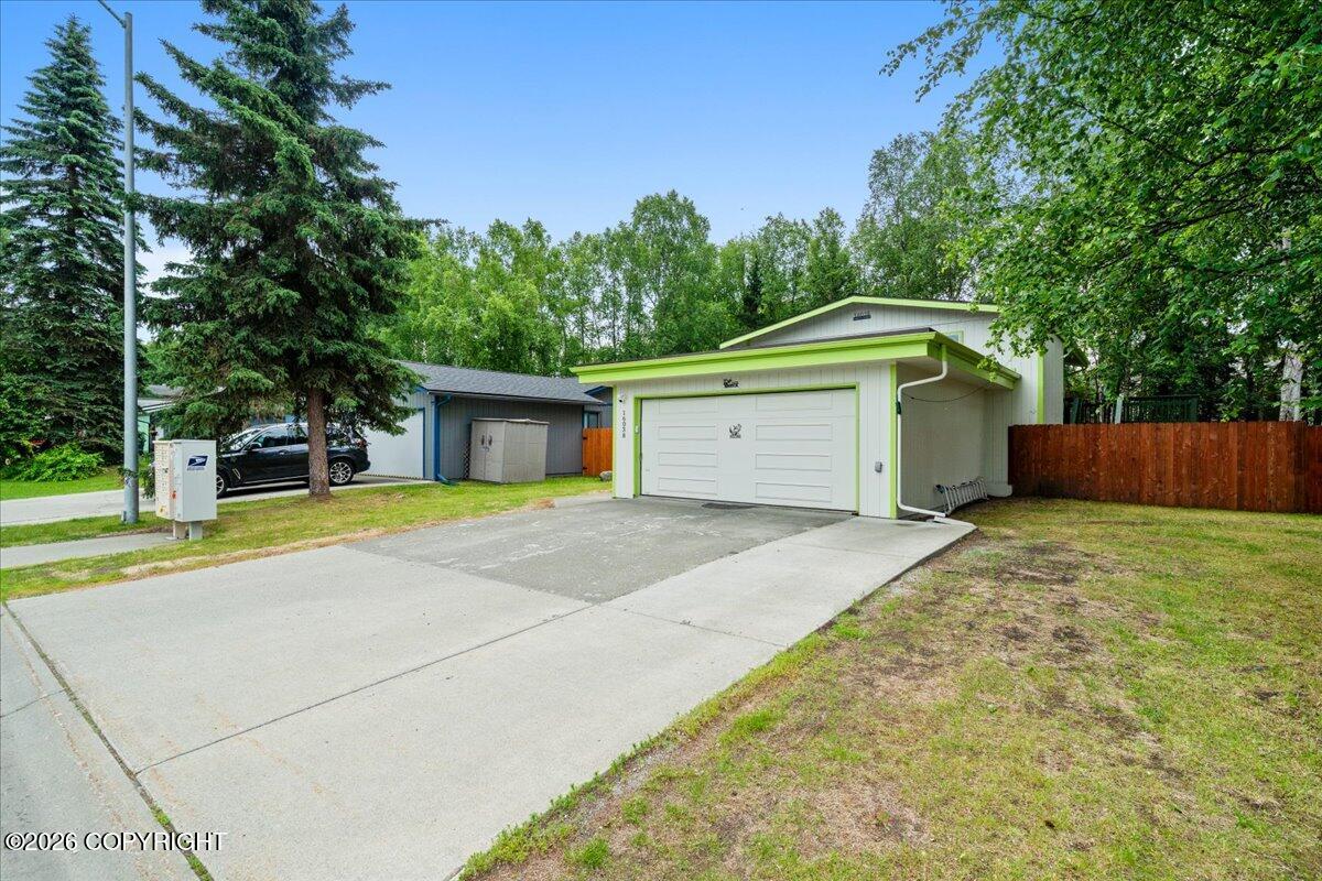 16038 Mammoth Circle Property Photo 2